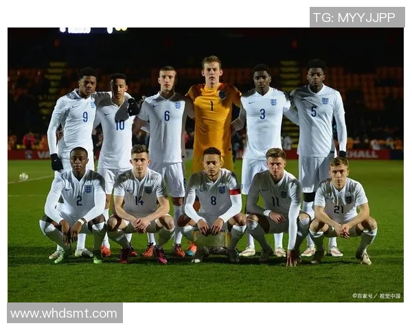 新华社足球明星闪耀绿茵场展现激情与实力引领新时代足球风潮