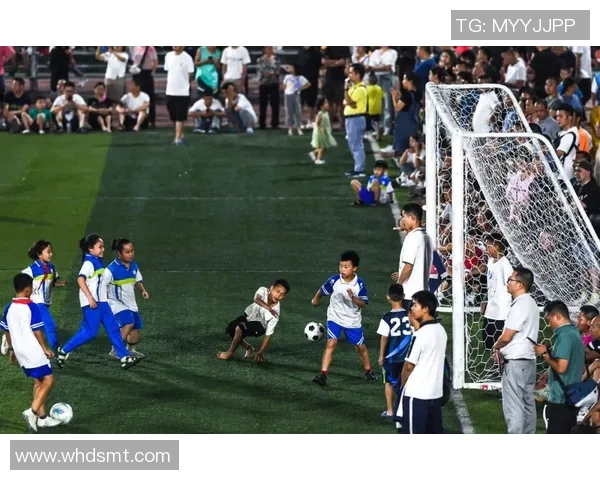 羊安足球明星赛盛况空前球迷热情高涨共庆足球盛事 羊安足球明星赛盛况空前球迷热情高涨共庆足球盛事