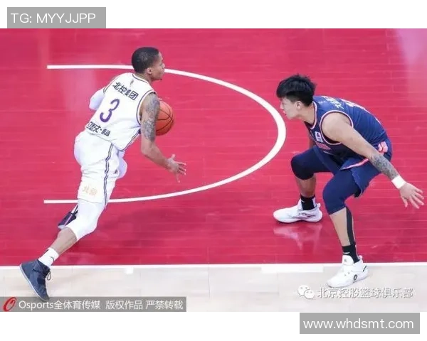 南京羽毛球队包夹战术解析与实战应用探讨